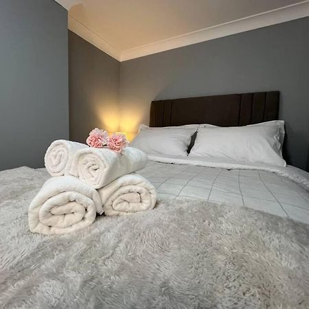 Modern With Stylish Terrace - Your London Oasis! Εξωτερικό φωτογραφία