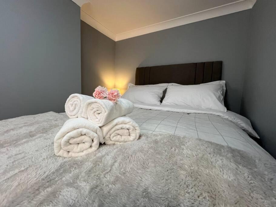 Modern With Stylish Terrace - Your London Oasis! Εξωτερικό φωτογραφία